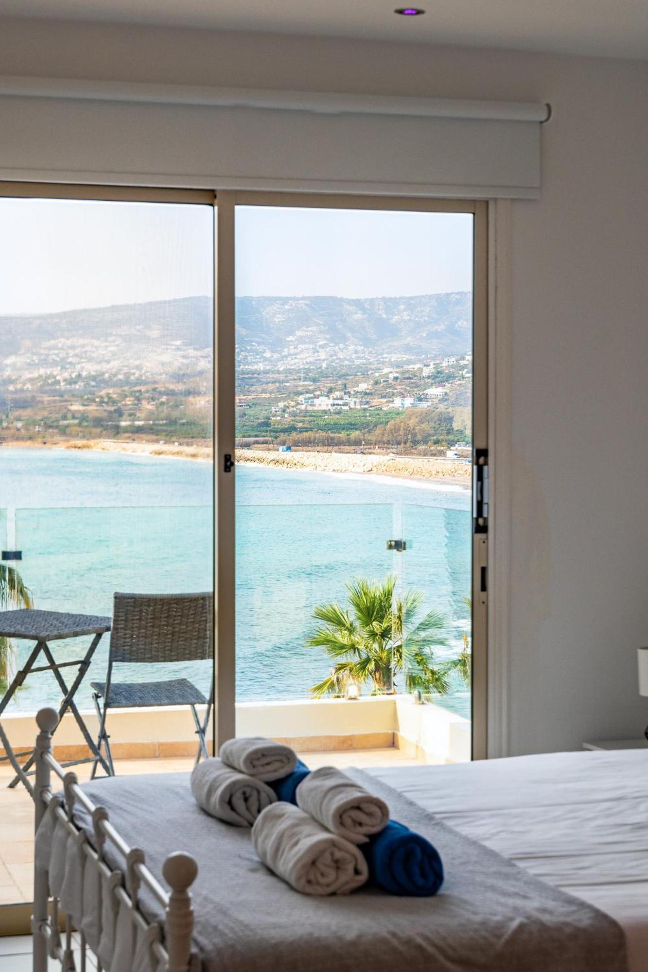 Beach Front Villa Mer Blu By Ezoria Villas Coral Bay Ngoại thất bức ảnh