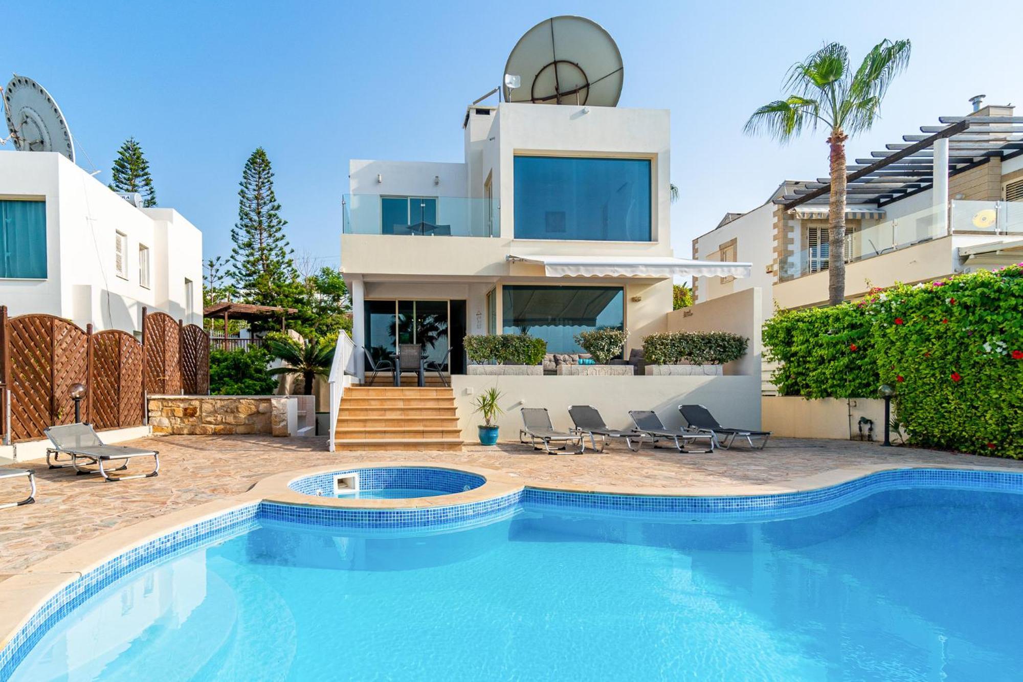 Beach Front Villa Mer Blu By Ezoria Villas Coral Bay Ngoại thất bức ảnh